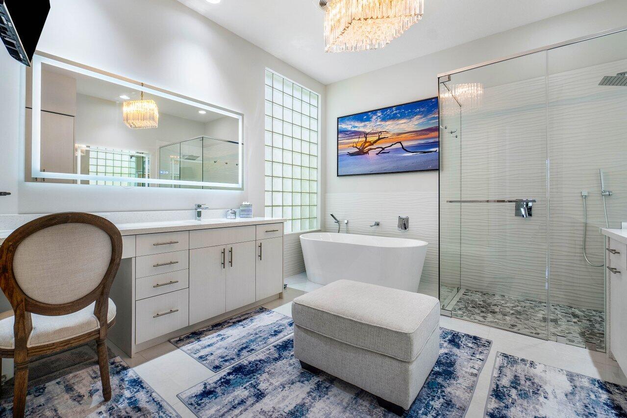 104 Siesta Way