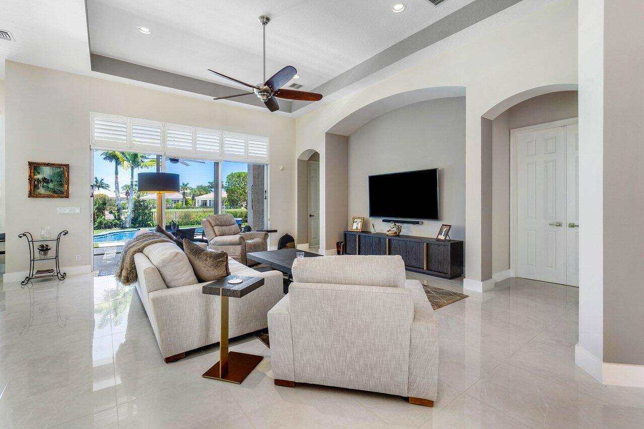 104 Siesta Way