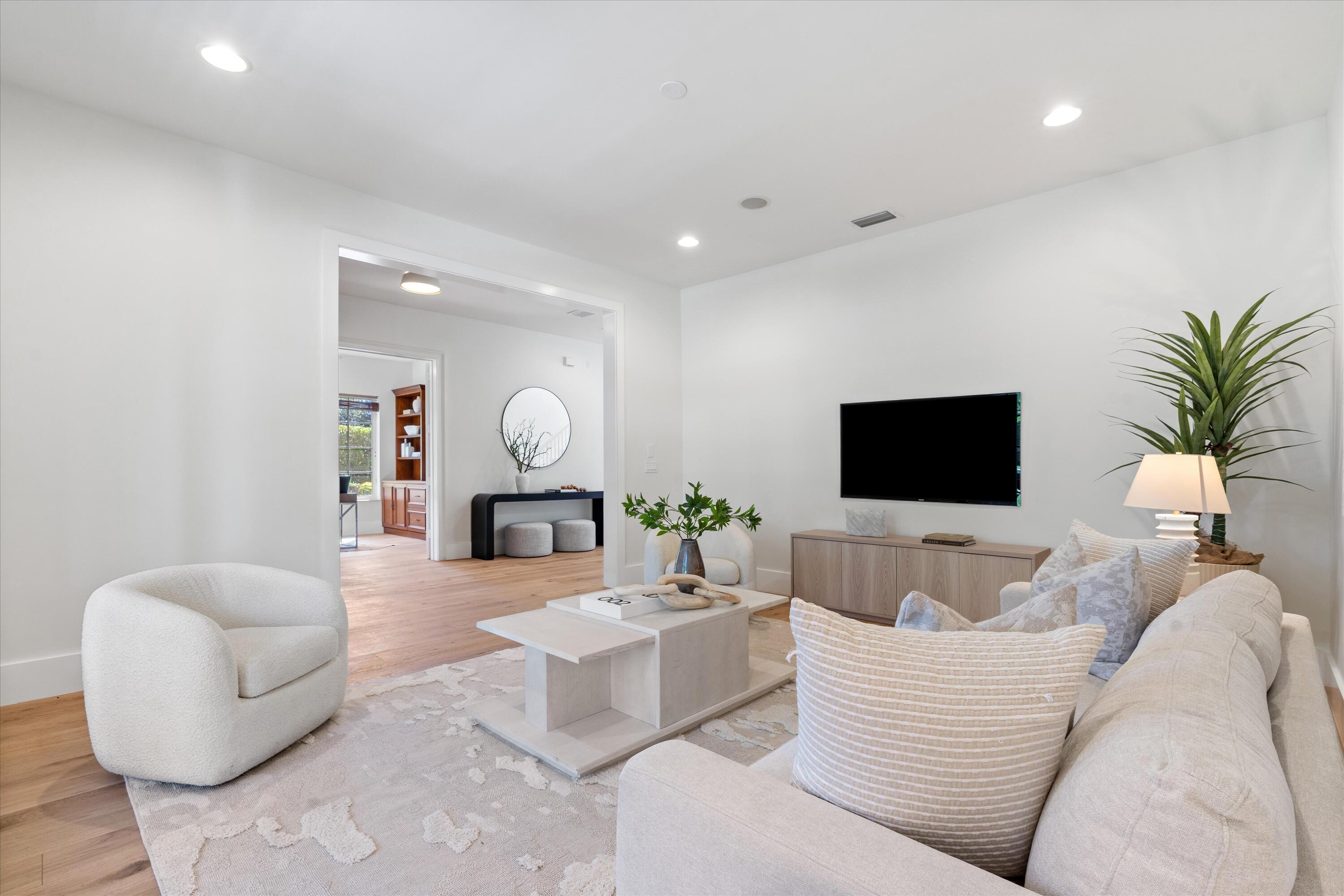 142 Segovia Way
