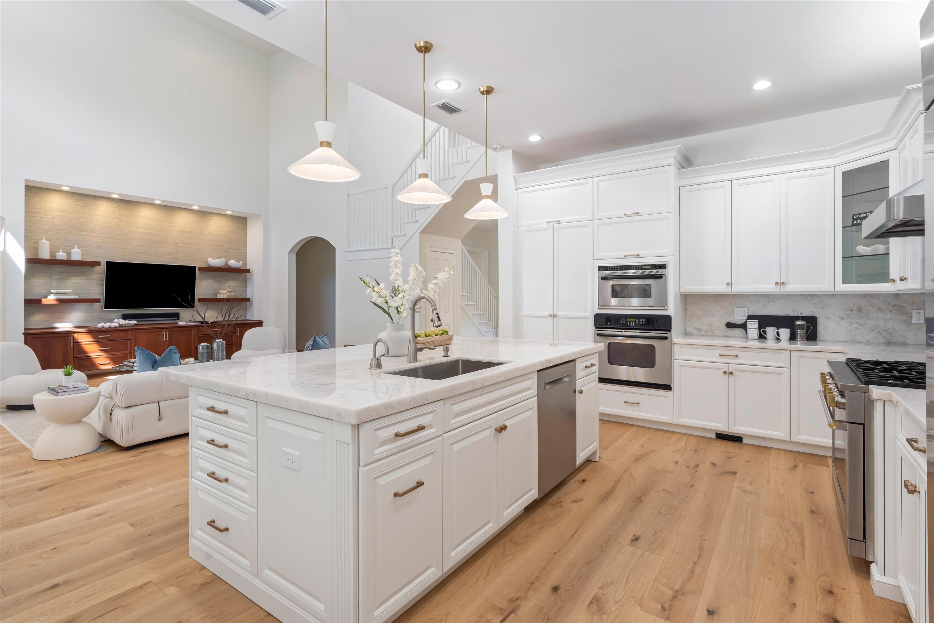 142 Segovia Way