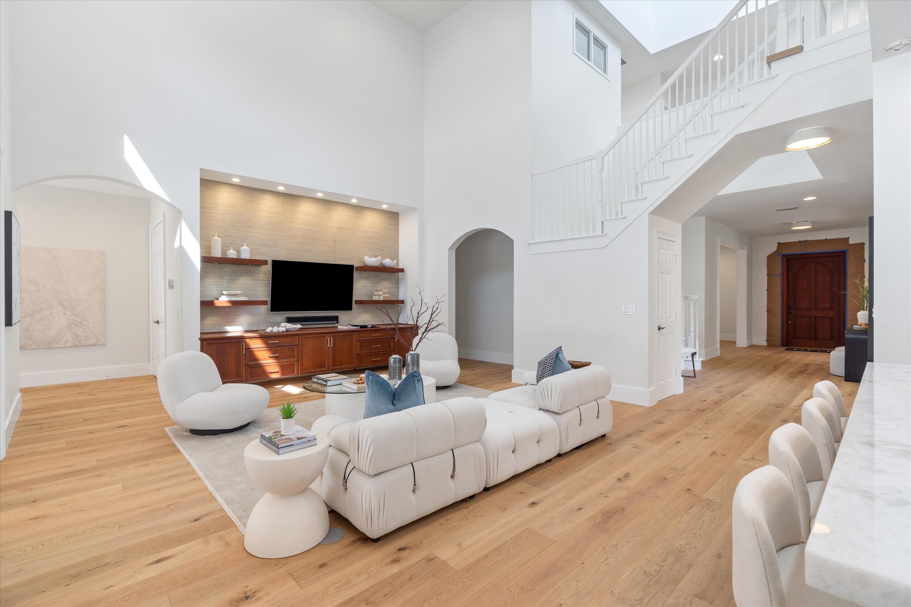 142 Segovia Way