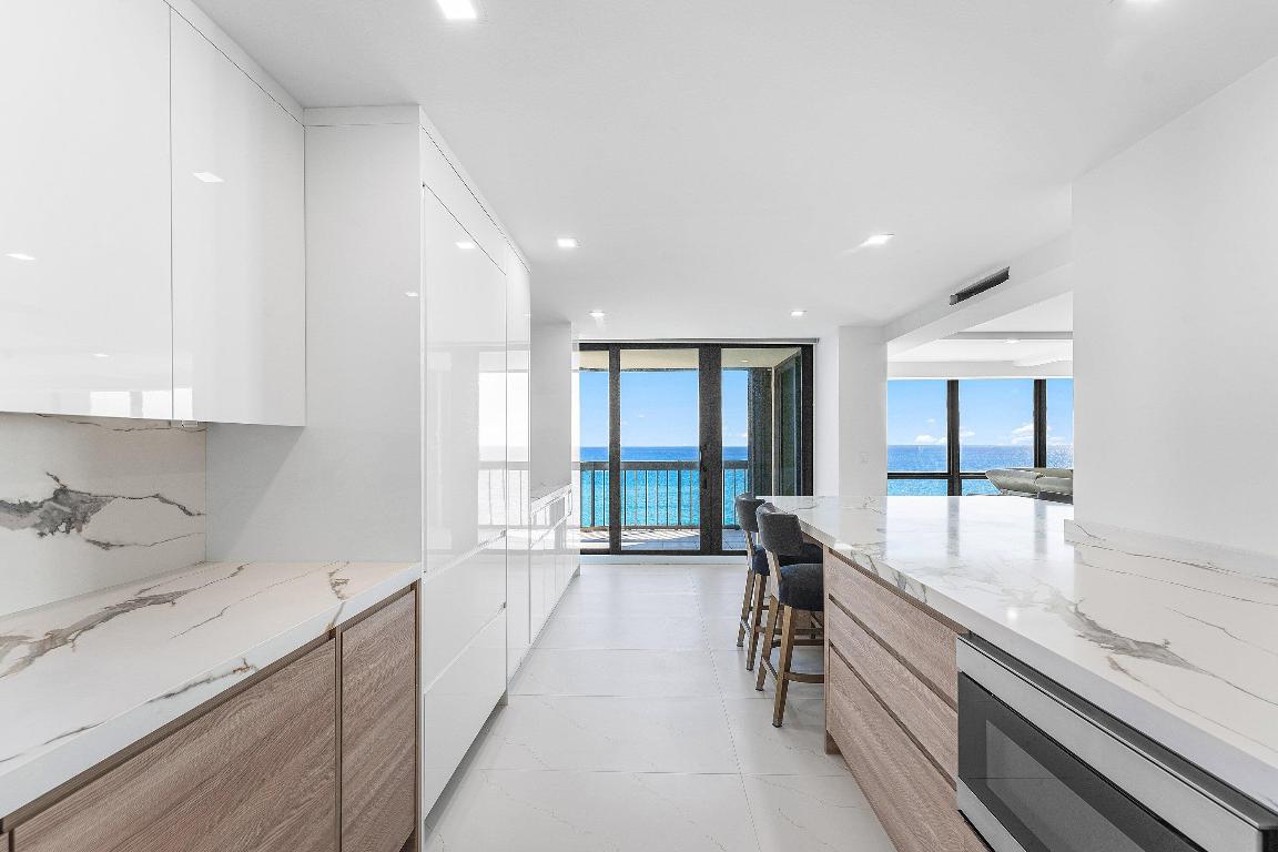 5380 N Ocean Drive 19d, Singer Island Unit: 19d