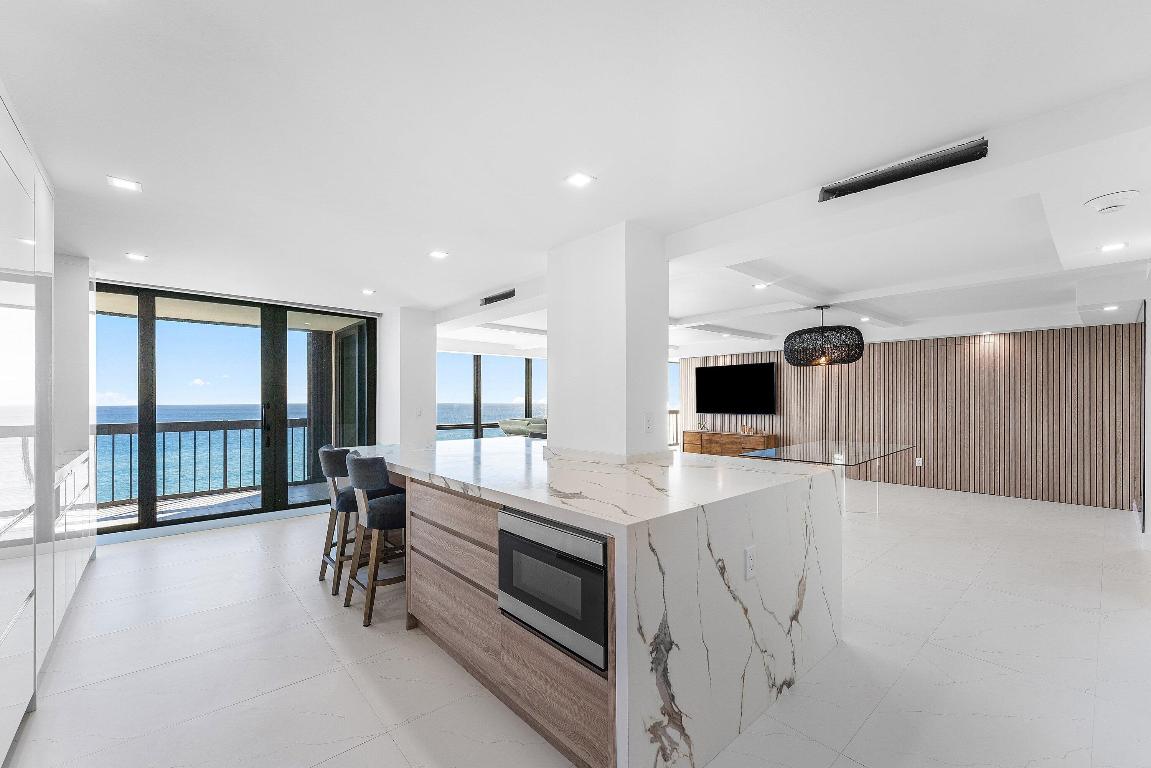 5380 N Ocean Drive 19d, Singer Island Unit: 19d