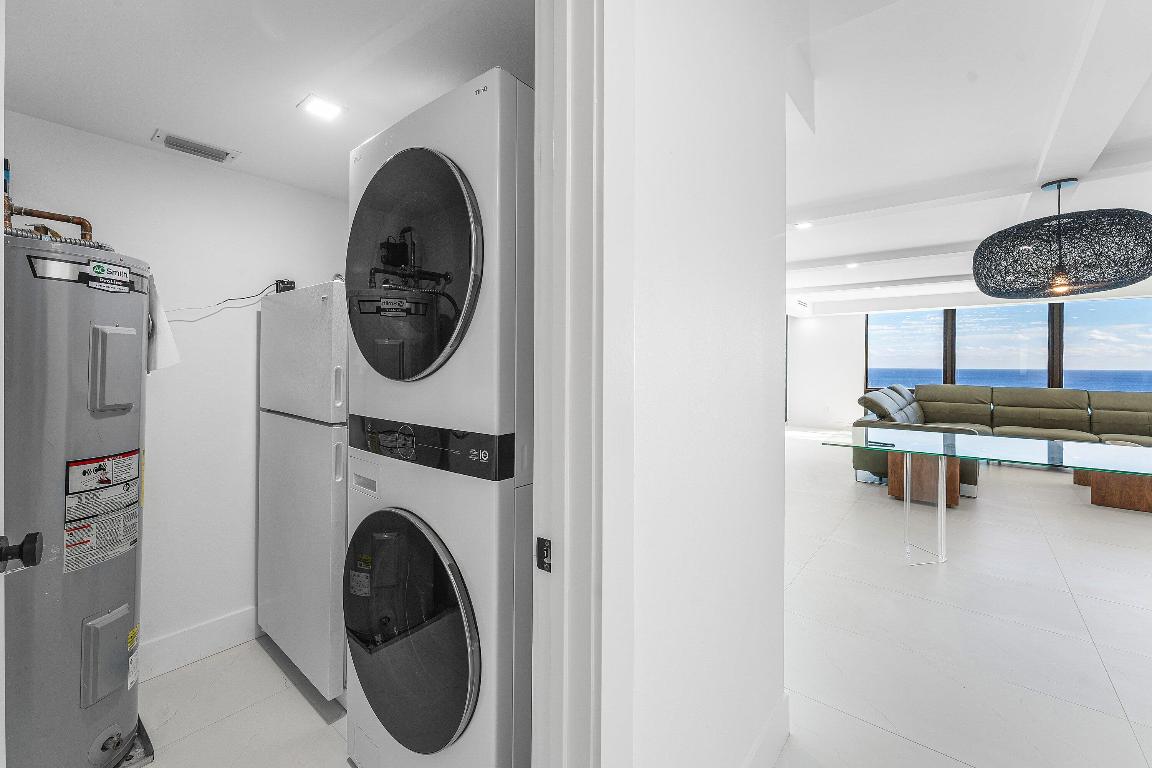 5380 N Ocean Drive 19d, Singer Island Unit: 19d