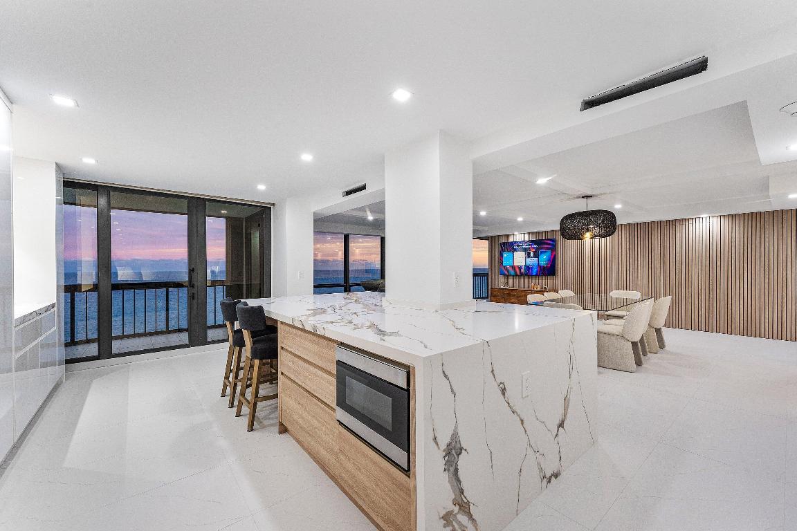 5380 N Ocean Drive 19d, Singer Island Unit: 19d