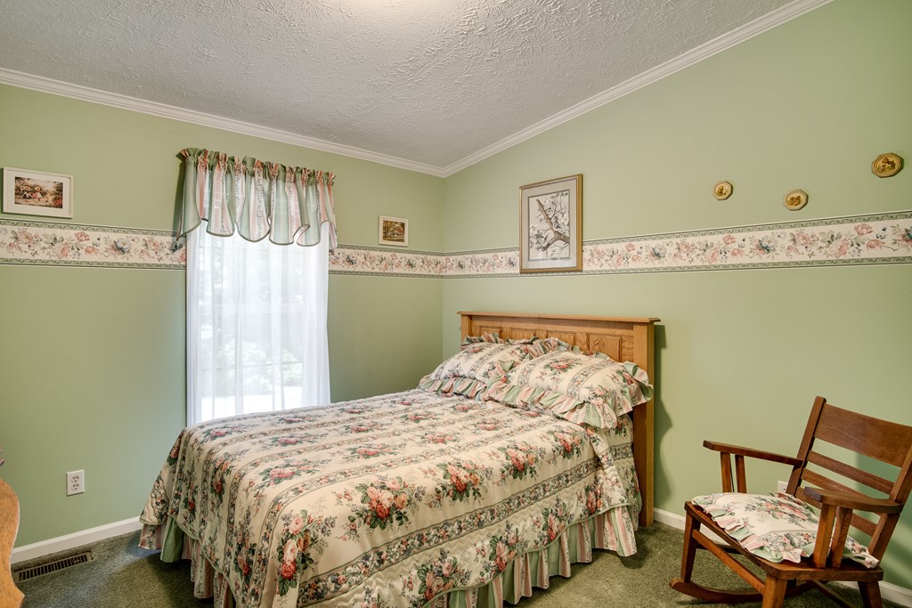 312 Whippoorwill Ln