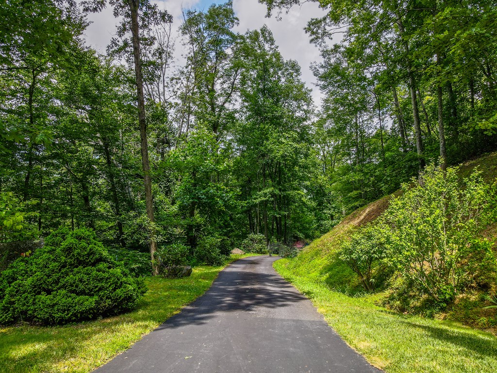 312 Whippoorwill Ln