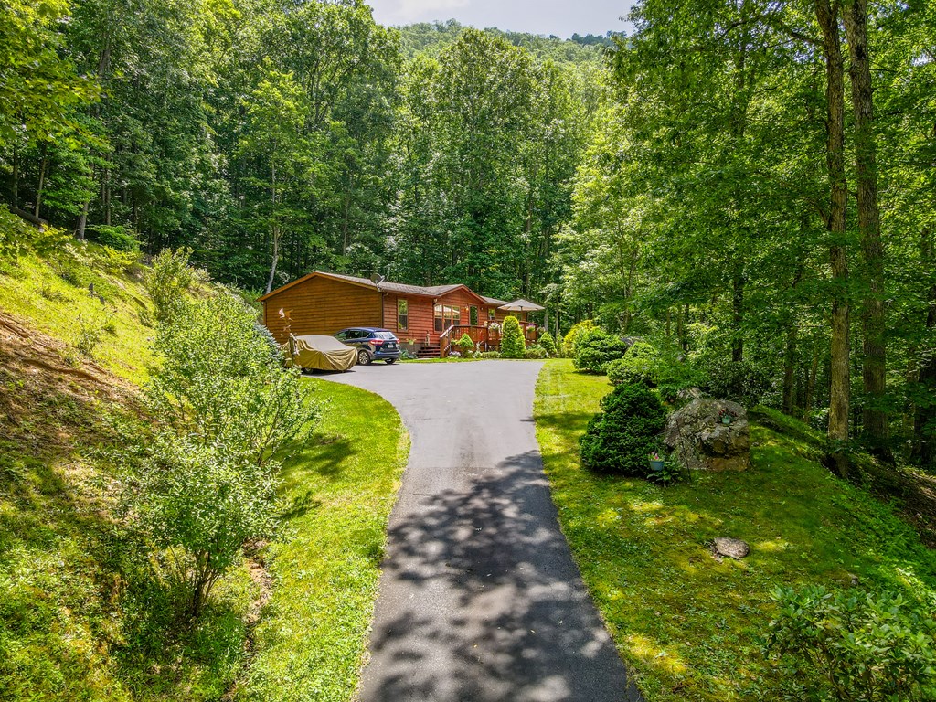 312 Whippoorwill Ln