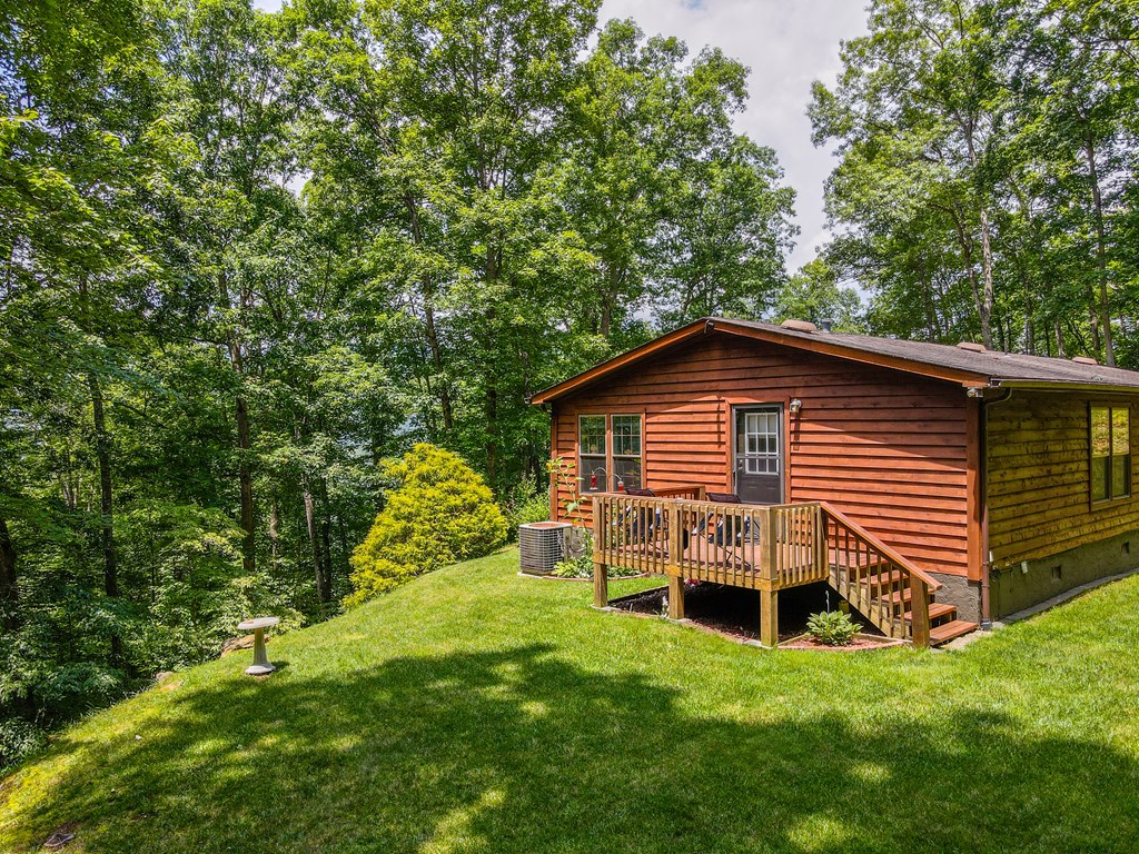 312 Whippoorwill Ln