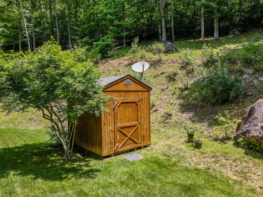 312 Whippoorwill Ln