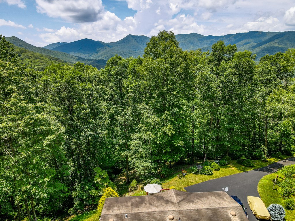 312 Whippoorwill Ln