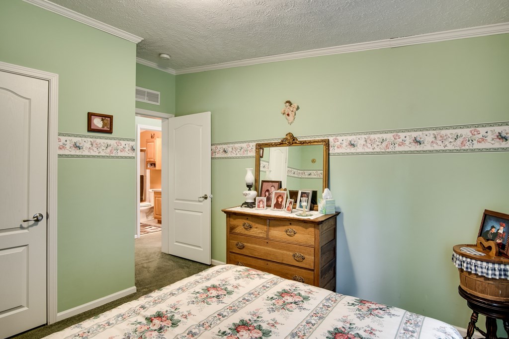 312 Whippoorwill Ln