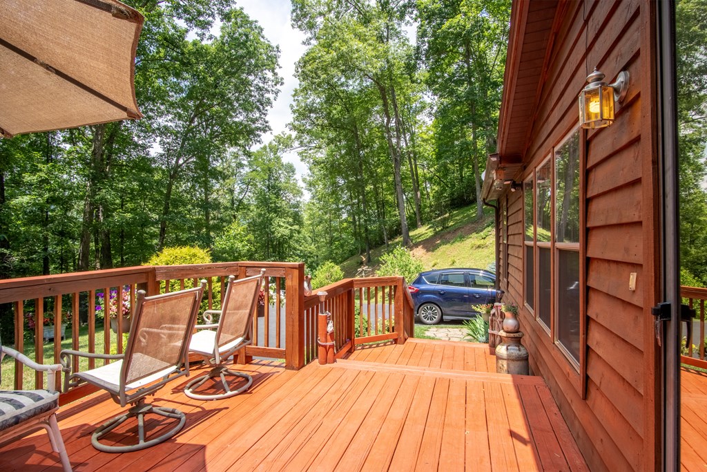 312 Whippoorwill Ln