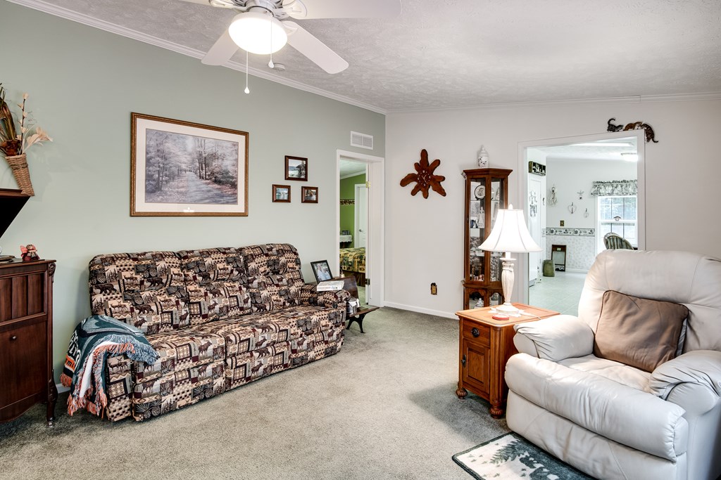 312 Whippoorwill Ln