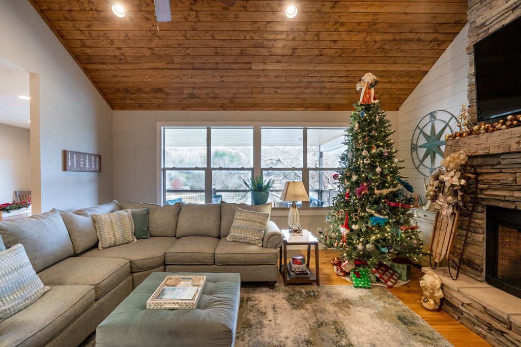 25 Willow Falls Lane