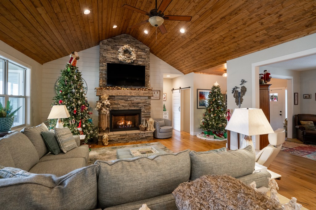 25 Willow Falls Lane