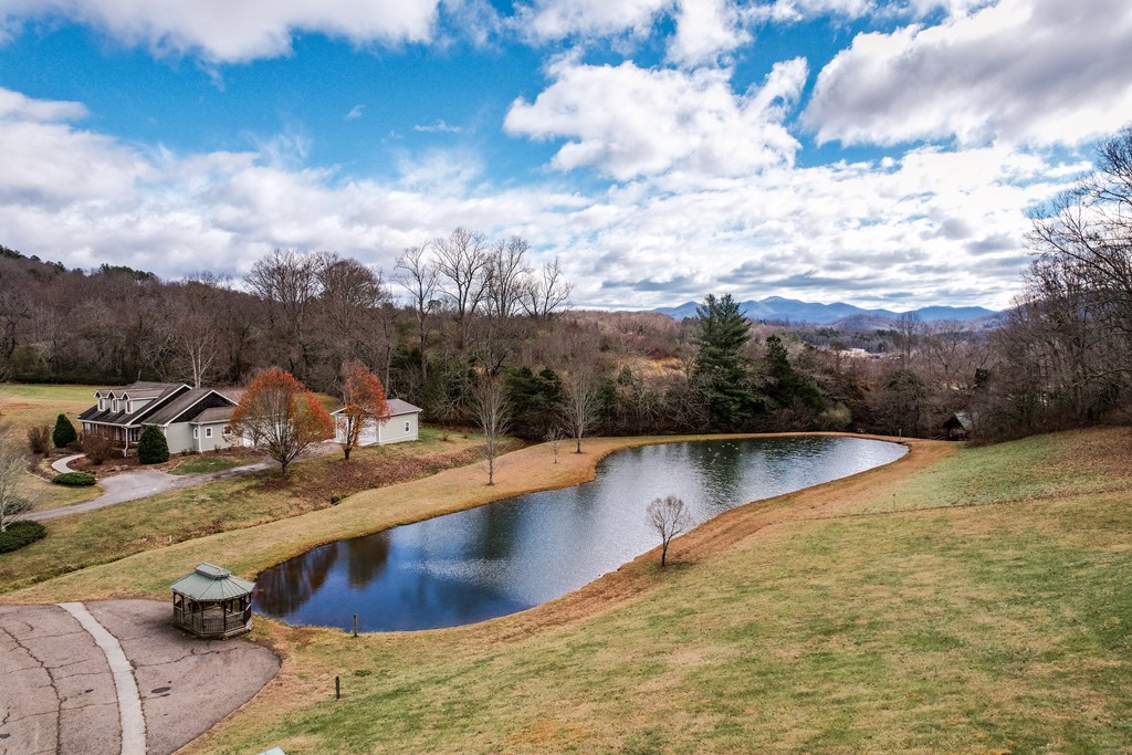 25 Willow Falls Lane