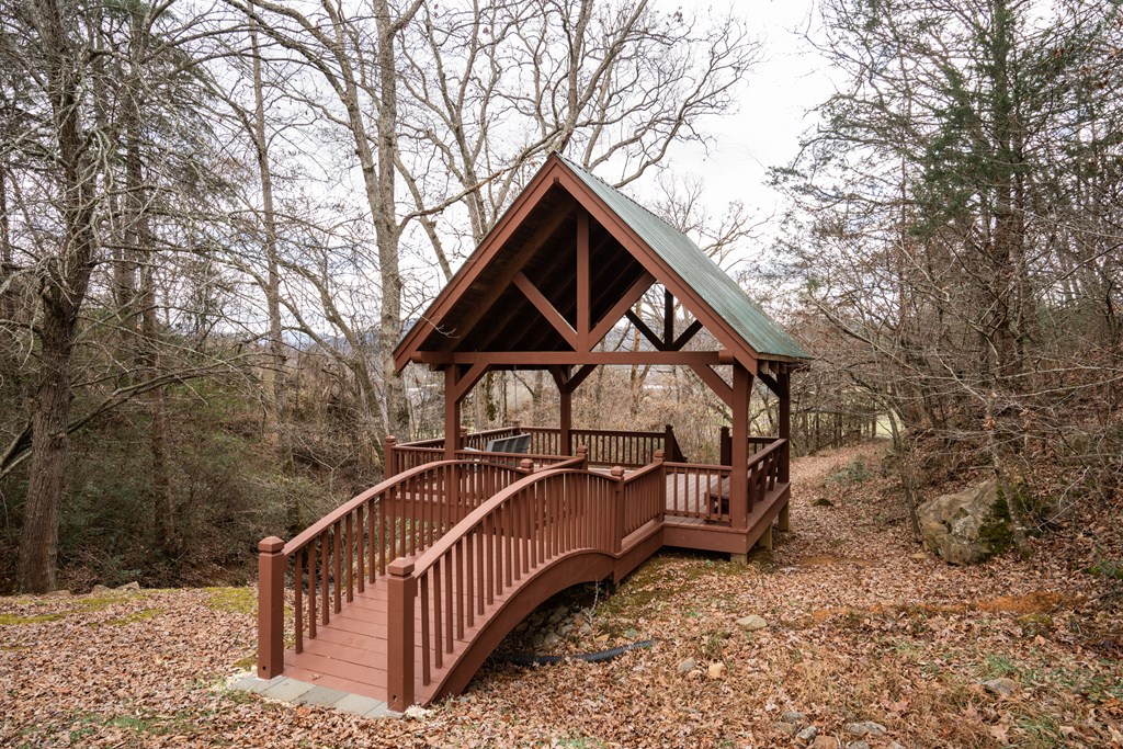 25 Willow Falls Lane
