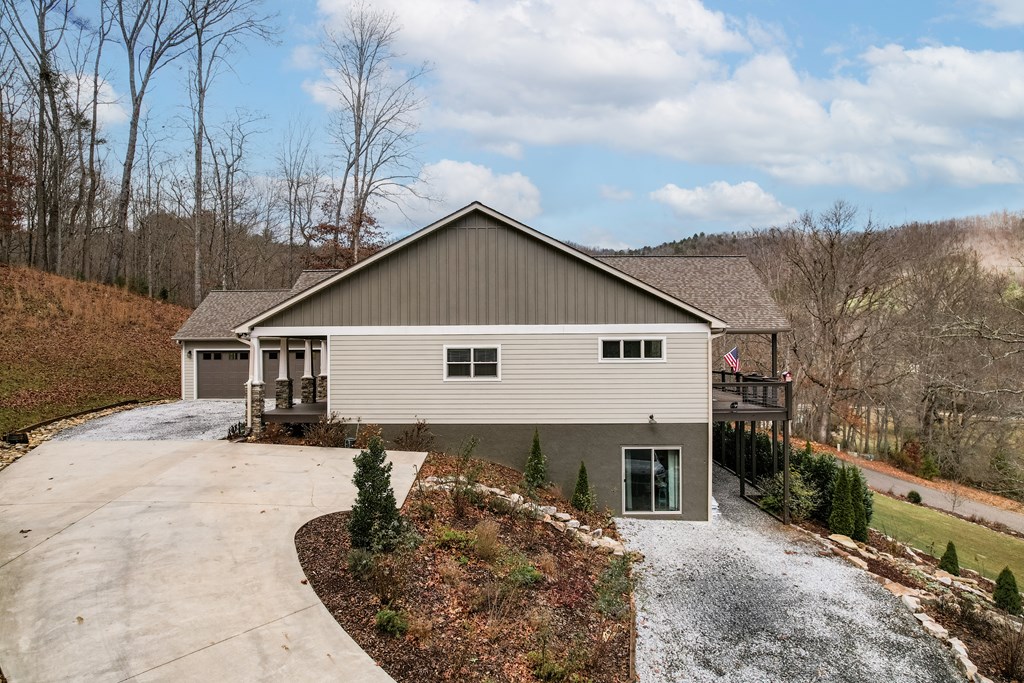 25 Willow Falls Lane