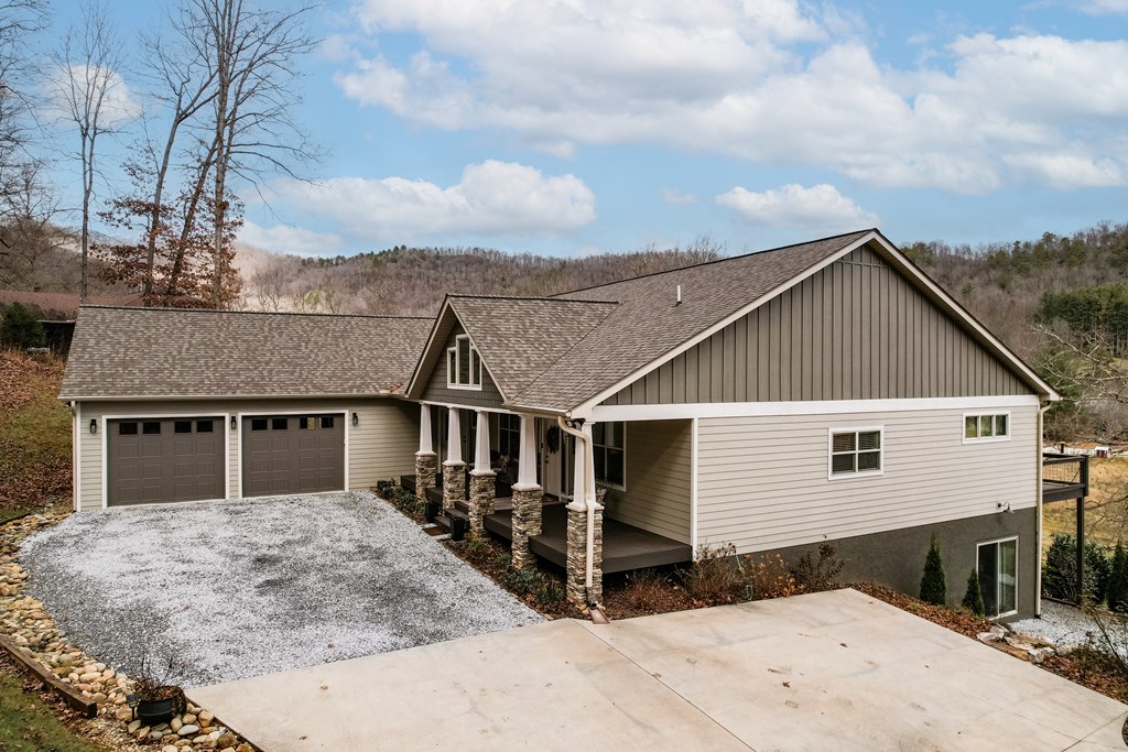 25 Willow Falls Lane