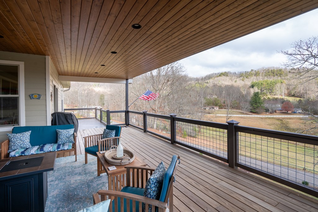 25 Willow Falls Lane