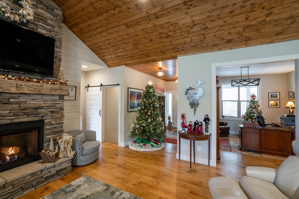 25 Willow Falls Lane