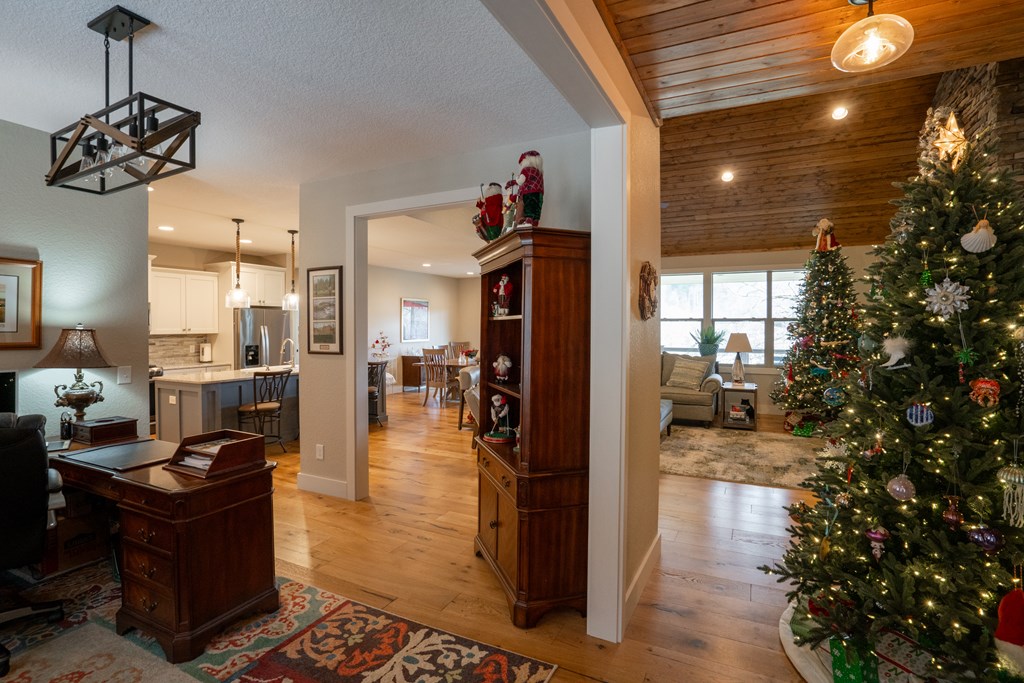 25 Willow Falls Lane