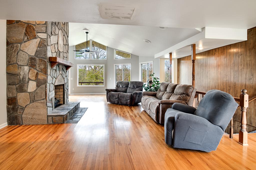 319 Chapel View Dr.