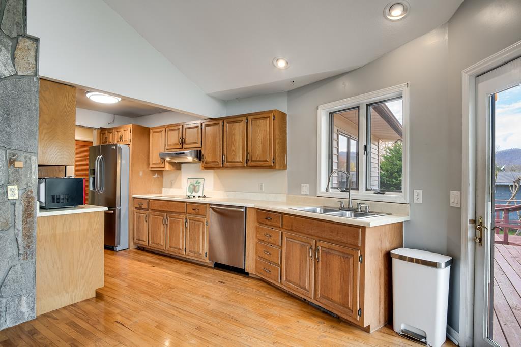 319 Chapel View Dr.
