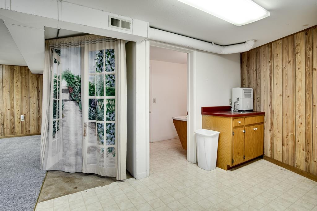319 Chapel View Dr.