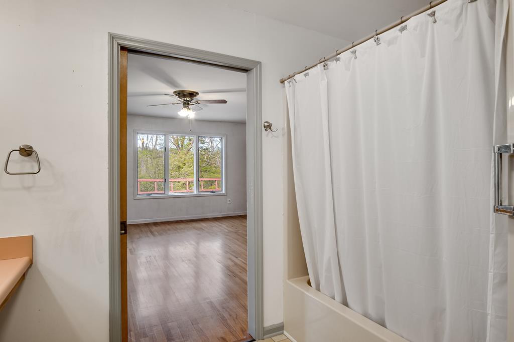 319 Chapel View Dr.