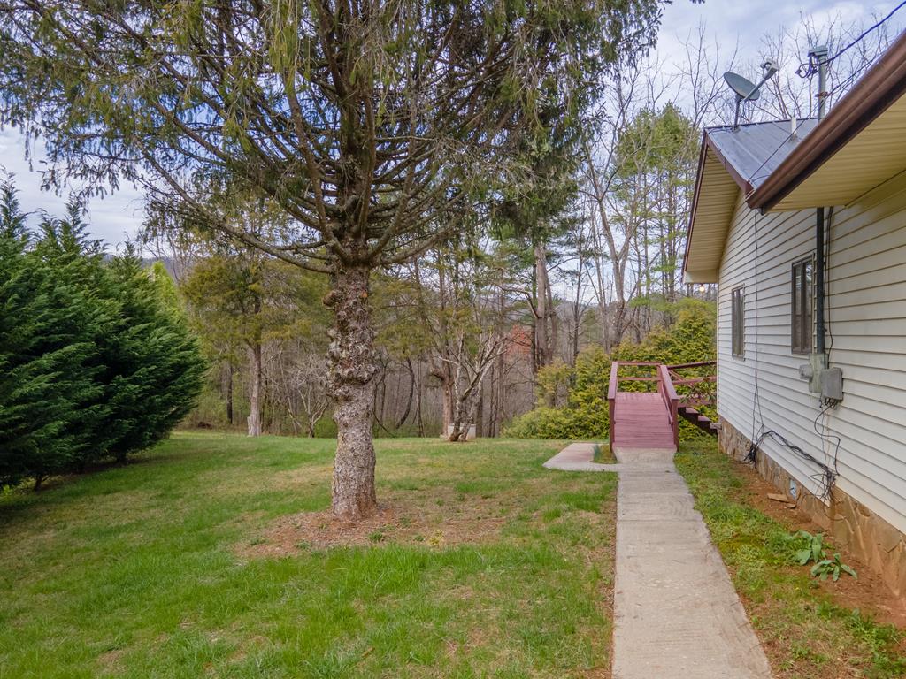 319 Chapel View Dr.