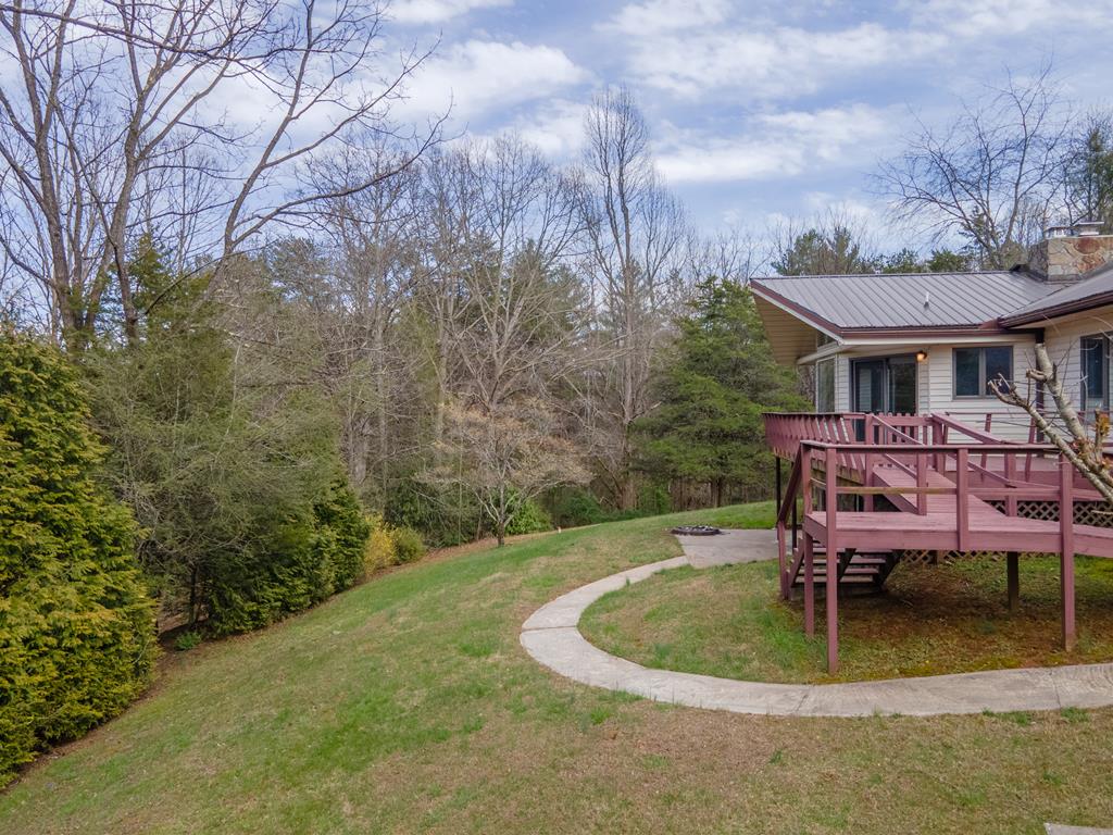 319 Chapel View Dr.