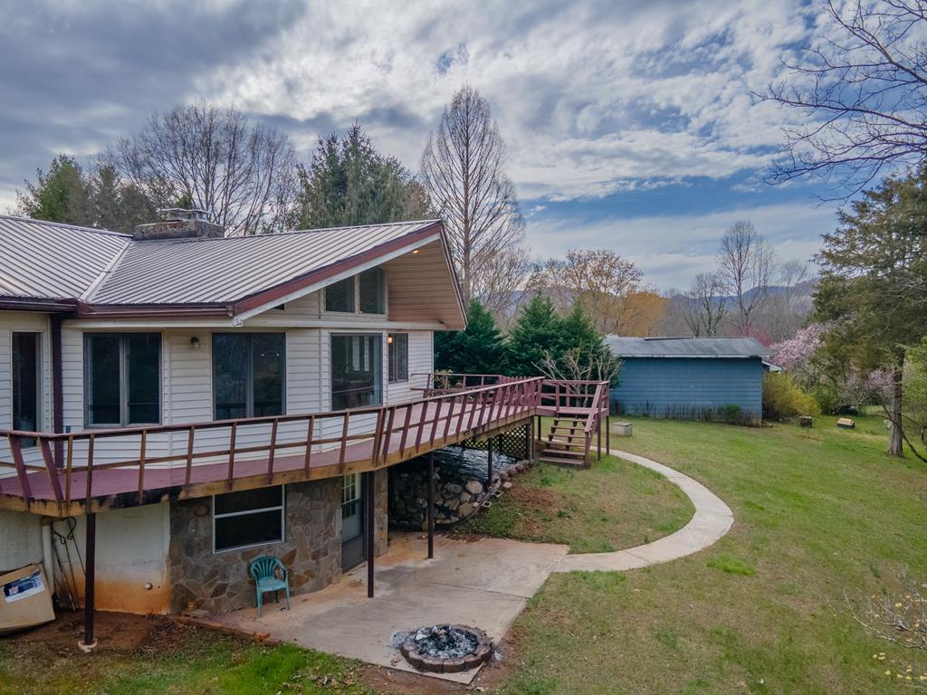 319 Chapel View Dr.