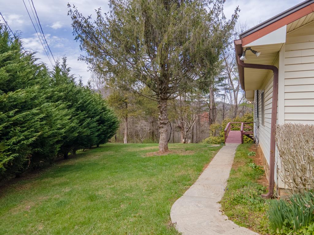 319 Chapel View Dr.