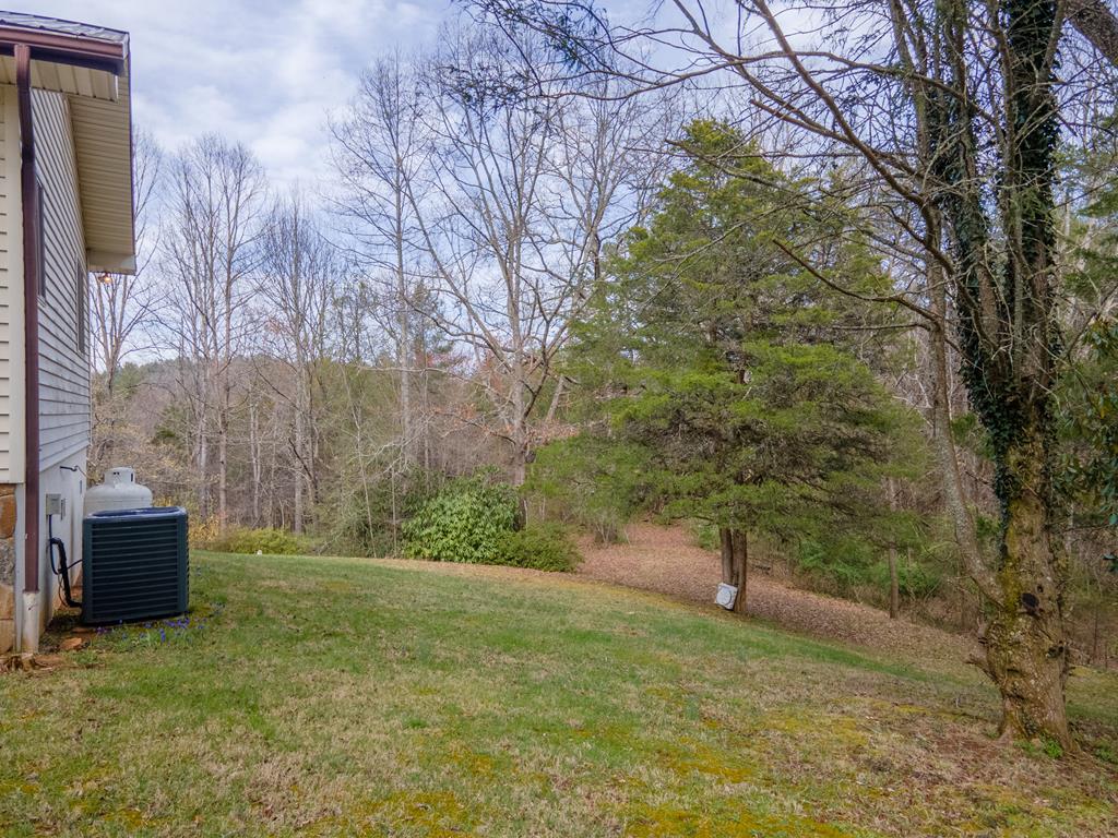 319 Chapel View Dr.
