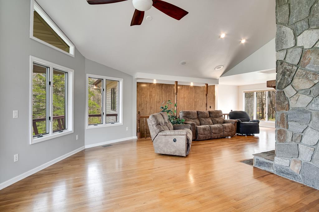319 Chapel View Dr.