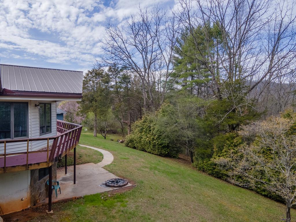 319 Chapel View Dr.
