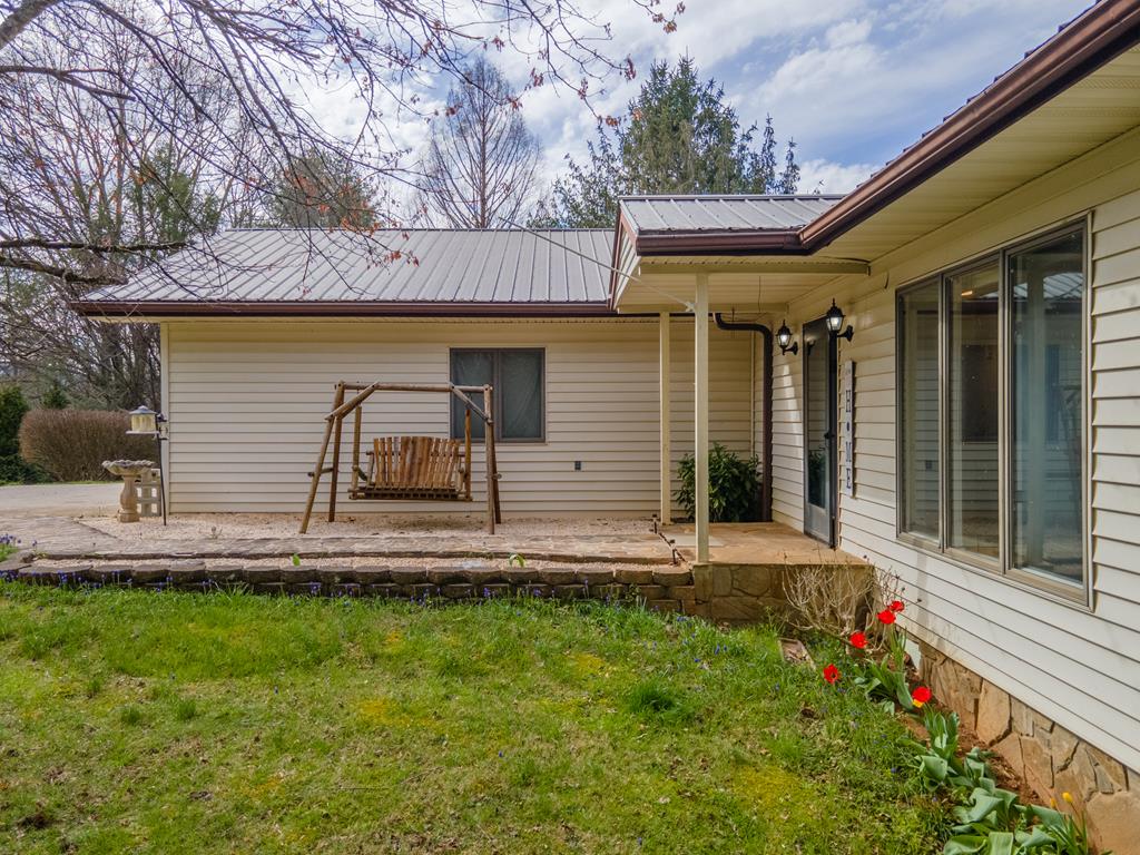 319 Chapel View Dr.