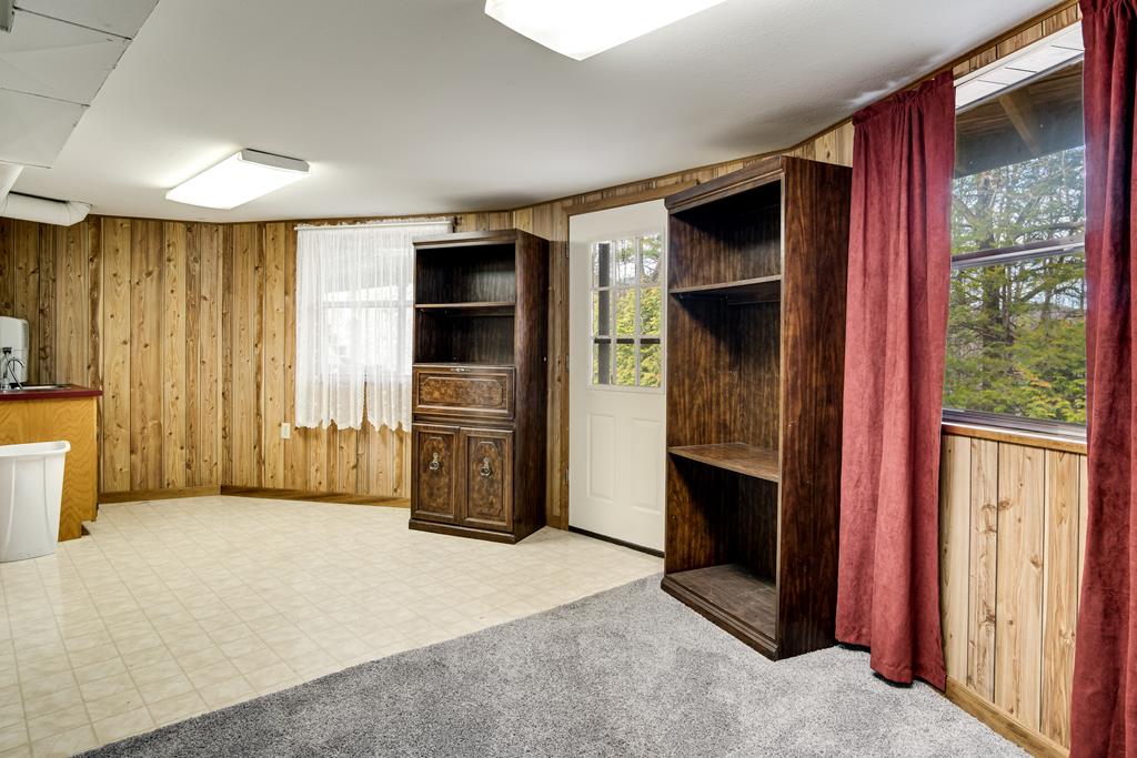 319 Chapel View Dr.