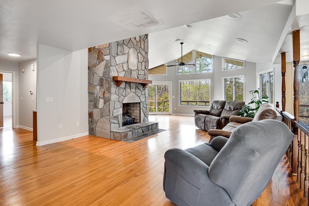 319 Chapel View Dr.