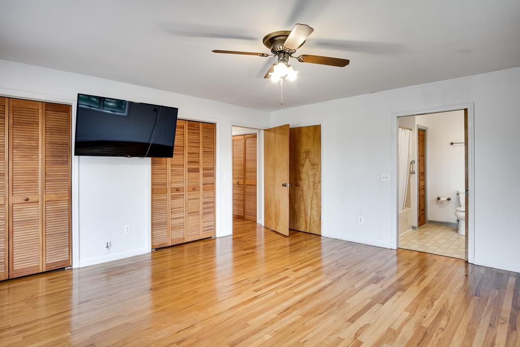 319 Chapel View Dr.