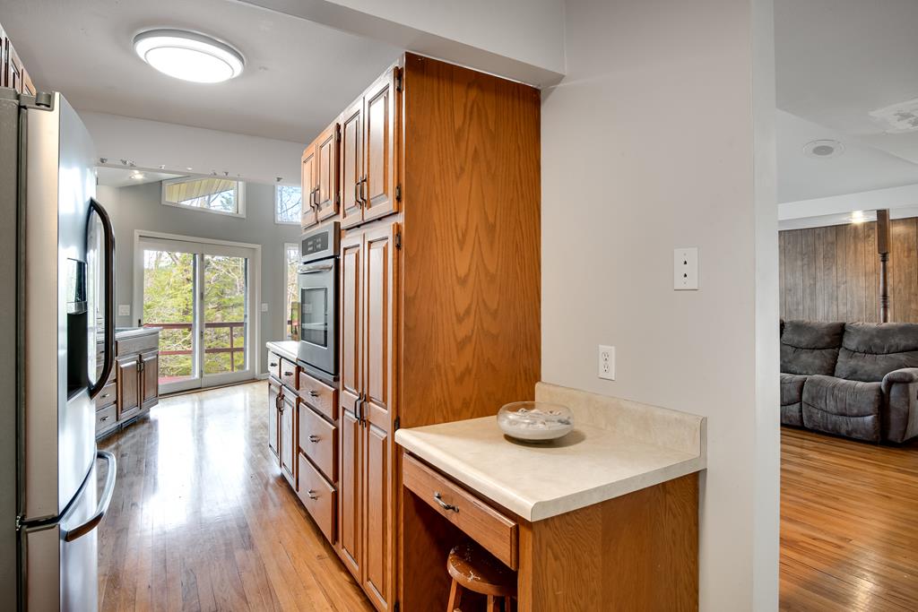319 Chapel View Dr.