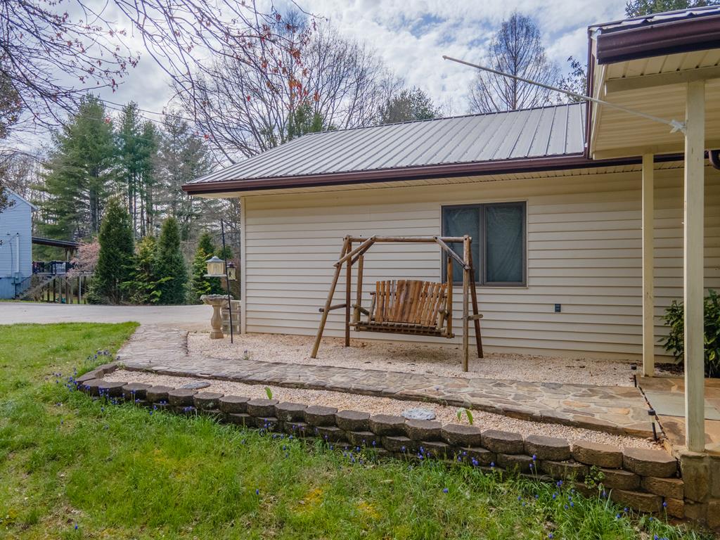 319 Chapel View Dr.