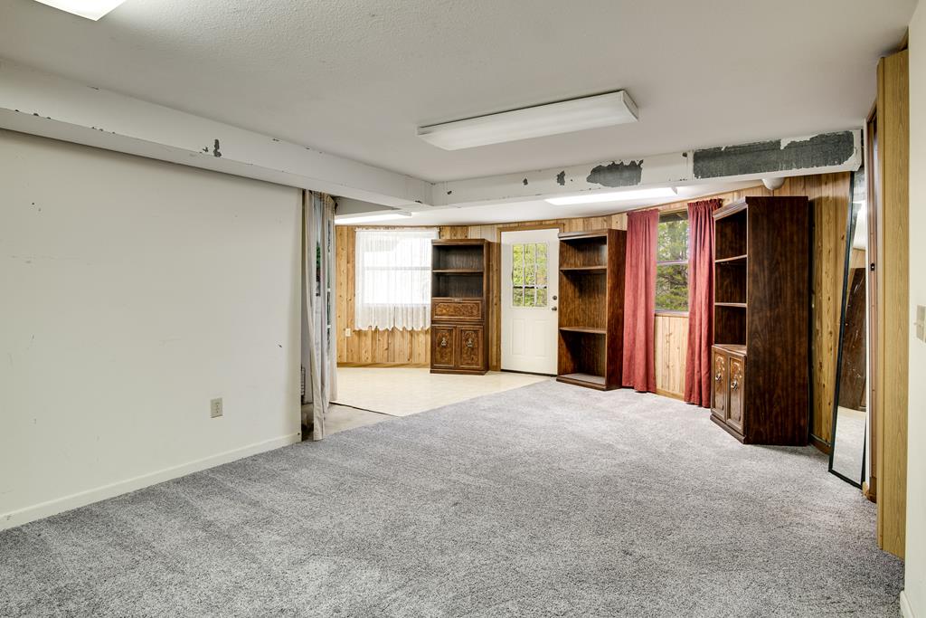 319 Chapel View Dr.