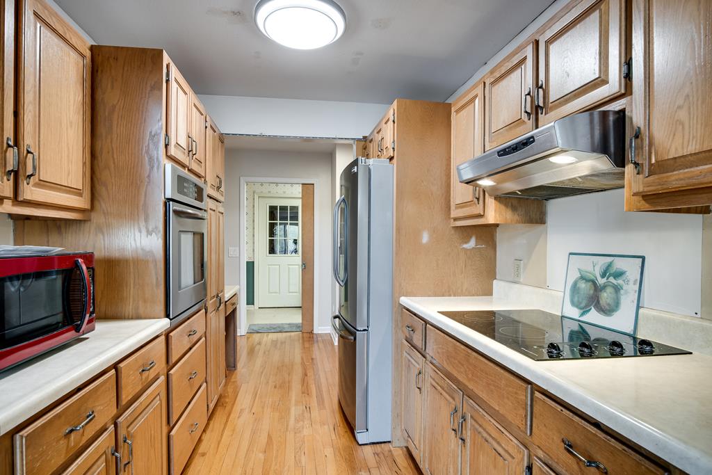 319 Chapel View Dr.