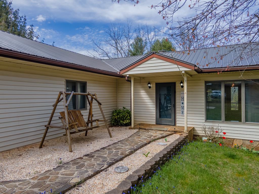 319 Chapel View Dr.