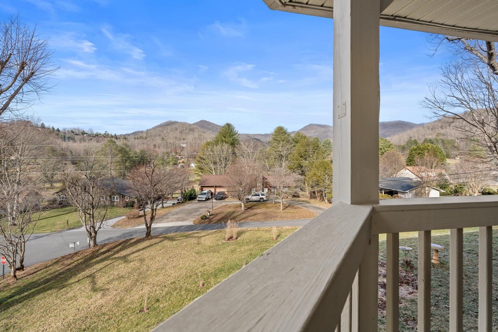 24 Winding Way Drive