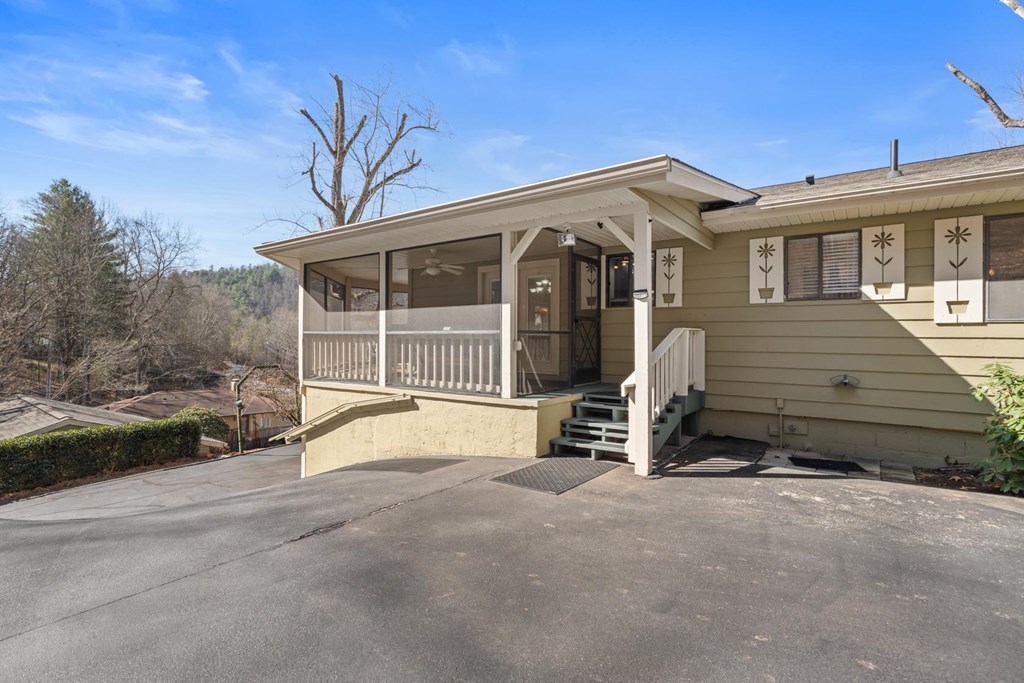 24 Winding Way Drive