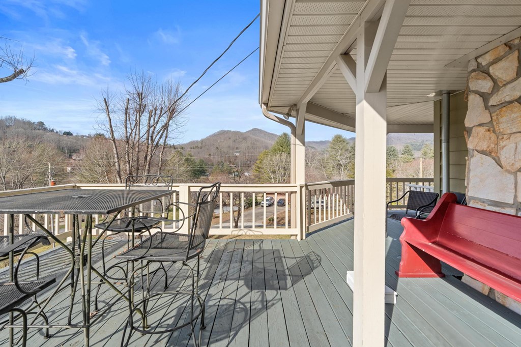 24 Winding Way Drive